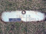 Gravestone: Elmer E Sigler & Elsie I Sigler (Ross)